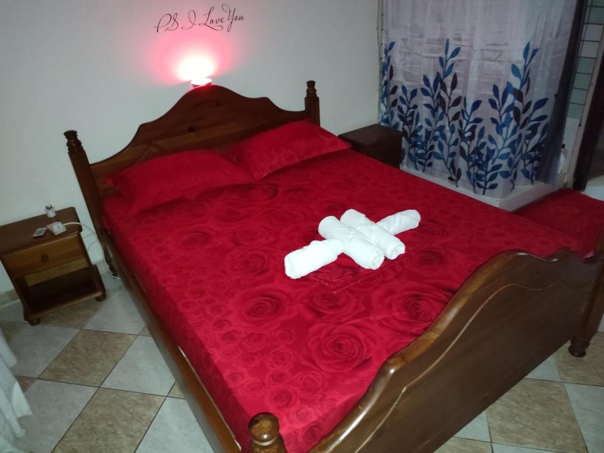 -= Studio Love =- Xylophaghou المظهر الخارجي الصورة